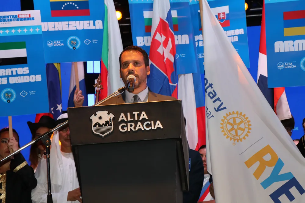 Colectividades 2025 primera noche (25)