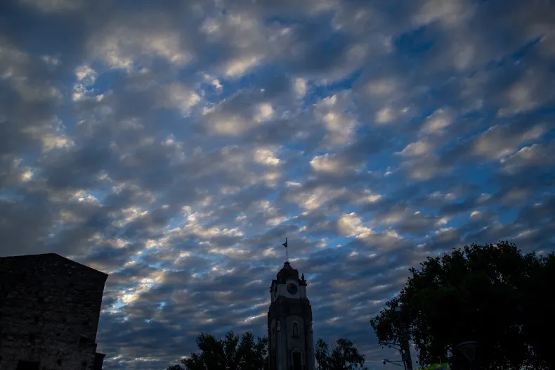 Clima 2025 nublado (10)