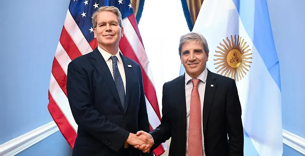 BESSENT + CAPUTO, Luis 2025