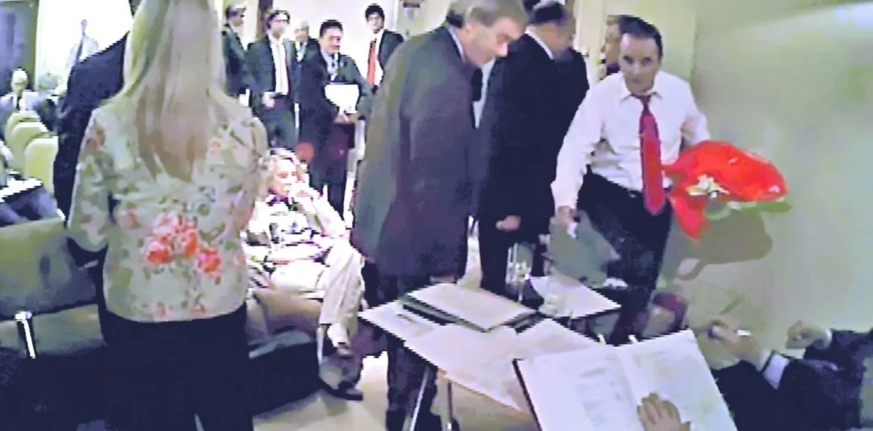 Moreno con guntes de box