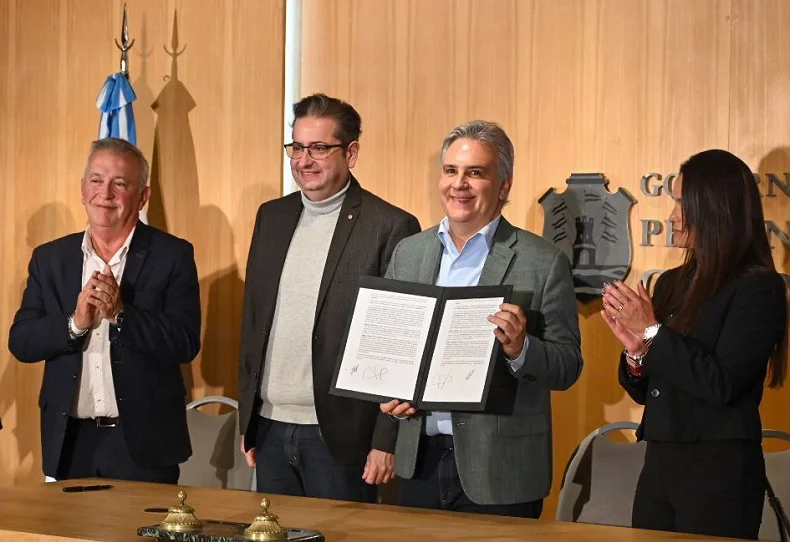BRANDÁN, Gustavo + LLARYORA, Martín 29260701