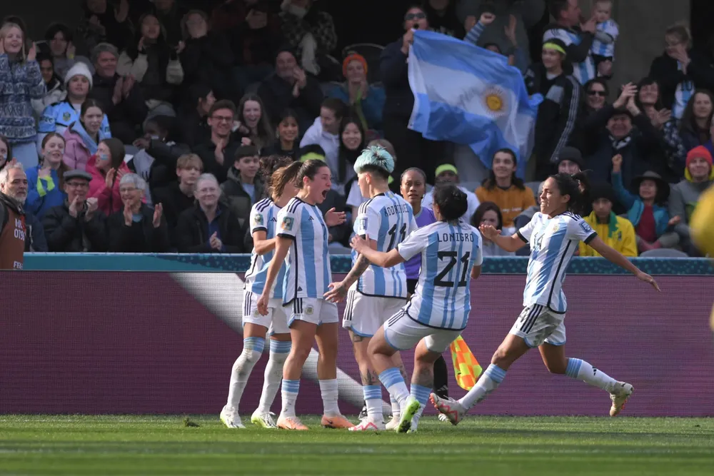 28-07-2023_argentina_empato_2_a_2